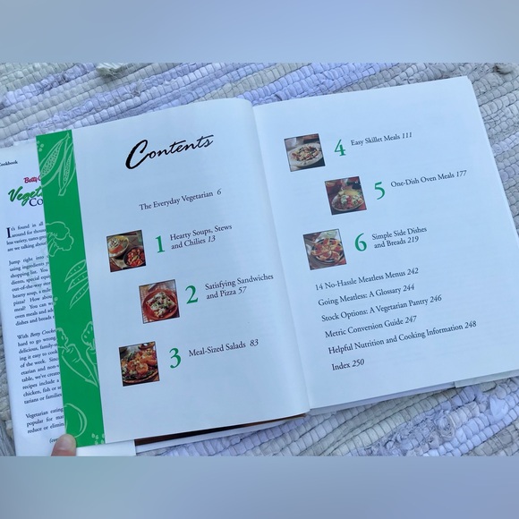 BETTY CROCKER Vegetarian Cooking Cookbook Hardcover Color Picture Food & Recipe - Picture 4 of 11
